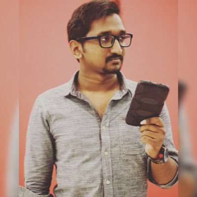 Vicnishwaran's profile picture. Brains, beats & a bit of badass. Scroll carefully.