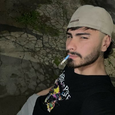 unarewily's profile picture. 