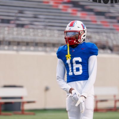 LandenScott_16's profile picture. Class of 2028| park view | Position athlete| height and weight 6’3| 165| contact me at (501) 590-2061 |AE100🦈