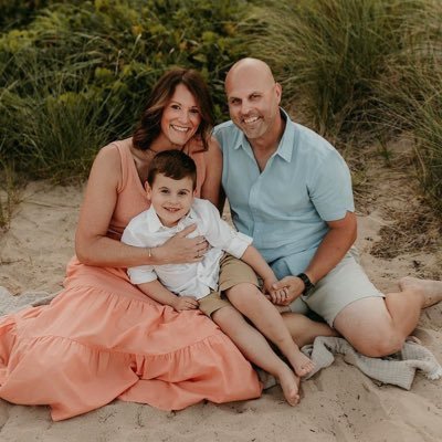 RobVanKammen's profile picture. 👨‍💻 Creative Designer // Graphic Design / Web Design / UI/UX // 🏌️‍♂️Golf enthusiast // Chicago sports fan // @WarhawkFootball @RacineRaiders alumni 🏈