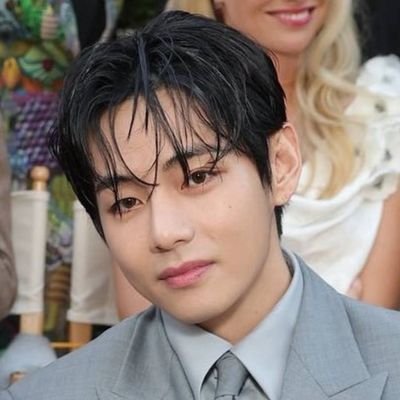 Arisofa1981's profile picture. BORAHAE TAEHYUNG💜 I'm proud of Him. I admire Him. I support Him. Only TAEHYUNG. Always TAEHYUNG. Forever TAEHYUNG