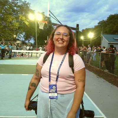 lisetgarcia_'s profile picture. I like to take pretty pictures, draw sometimes, and talk about the things I love most