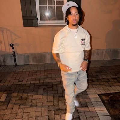 oo17moddy's profile picture. Whoadiebrudda💔 beezo🌍 vee👼
 K-UNIT