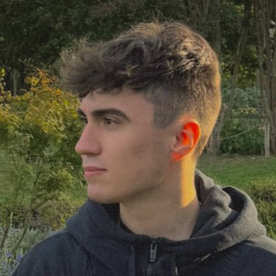 mtcbx's profile picture. Je parle de tech 💻 et d'autres trucs cool 🤪 • Élève ingénieur 🎓 (INSA Lyon IF pour les intimes 🤫) • Veggie 🌱 • Coureur 🏃♂️• Vos questions : @mtcbx2 💬