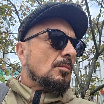 curried_welsby's profile picture. well you wouldn't even know a diamond if yiu held it in your hand, the things you think are precious I cant understand