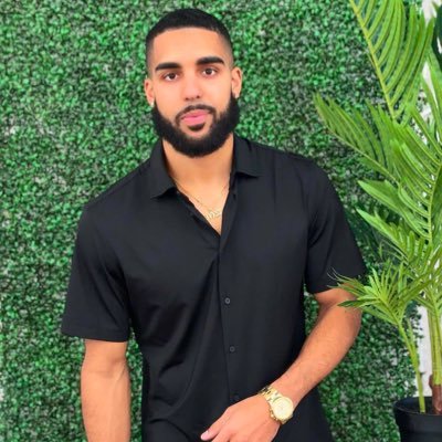 RichardWil12129's profile picture. 