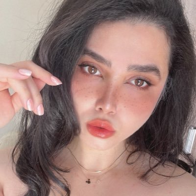 shqyq_f's profile picture. 