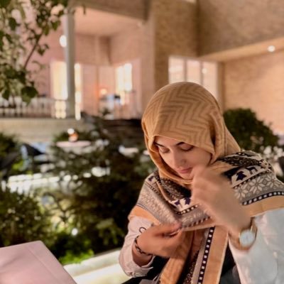 hosnavtn's profile picture. من عاجزم ز گفتن و احتمالاً خلق از شنیدنش