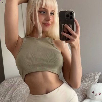 ameliiashiimmer's profile picture. newly 18 petite girl
your crush’s crush