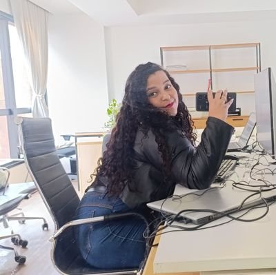 eusirigaita's profile picture. sweet as strawberry wine 🥀