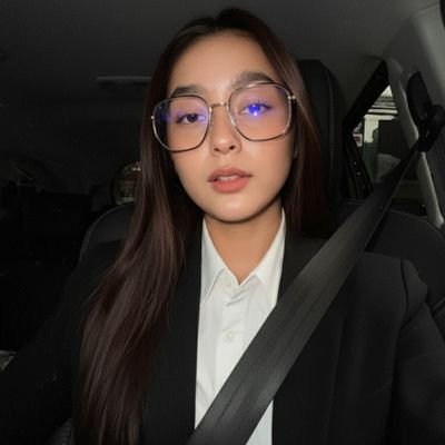 Ninasecondrun_'s profile picture. Graduate Student.
IT Business Analyst.