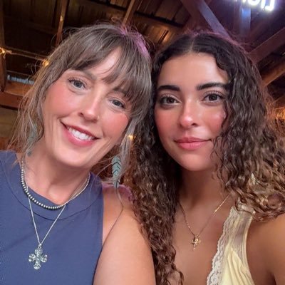 gabbyyythomasss's profile picture. 