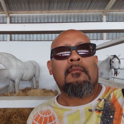 movittx's profile picture. Vida como la mía no hay otra. Unica y Feliz!!, superando el día a día. A la espera de la próxima experiencia 😏🎶😎🧘🏾‍♂️