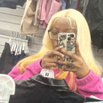 diorbrct's profile picture. stem 🏳️‍🌈 | ig & tt: liy4hbby 😚