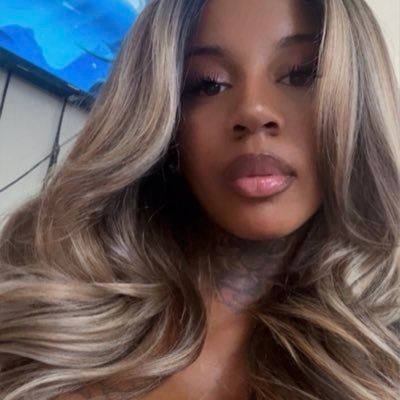 1xbiaa_'s profile picture. why you here?