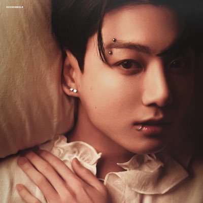 ghostlingsky's profile picture. she/he/they | 25 | fic writer | 🔞pls minors dont follow | I honestly still don't know how to use twitter im sorry | ot7 enthusiast | yoonkook biased | txt ot5
