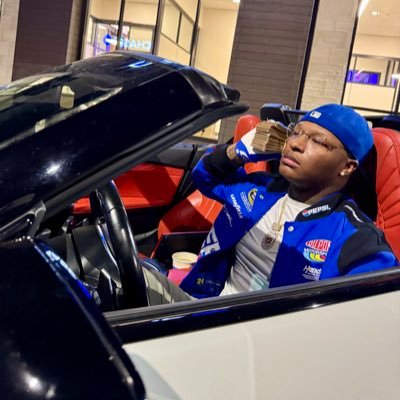 bigesco03's profile picture. Not Mr Ice Box 💙 ALL INQUIRIES: bigescomgmt@gmail.com MR FREEZE EVERYWHERE NOW 📀