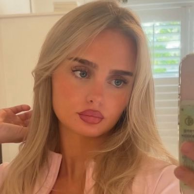 GodessHollyy's profile picture. Your fave 20 year old findom brat🍒 https://t.co/80QleRNBhQ https://t.co/lP4YeDQ9tR