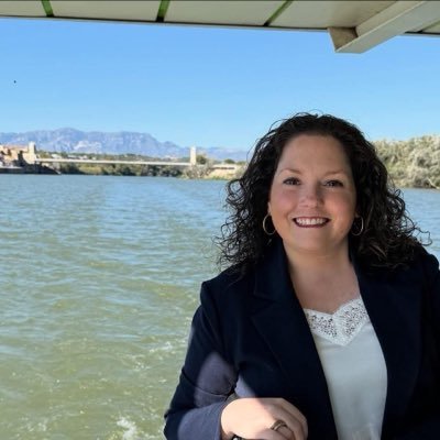 EPanisello94's profile picture. 🙋🏻‍♀️🛍️🍦Empresaria ❤️ Viatjar, política, futbol i música. La vida 🤍💙 @rcdespanyol.                 Les meves estrelles preferides 💫 💫