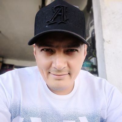 LuiSagrerOsorio's profile picture. Afortunado, con muchas ganas de vivir y con muchas ganas de servir, agradecido infinitamente contigo y con la vida, haciendo política social e incluyente.