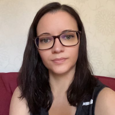 shortchick77's profile picture. 