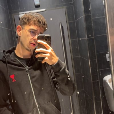 ghulyFN's profile picture. 