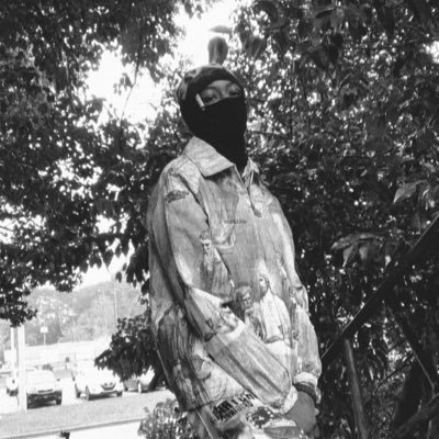 WHITEHOUSEBANDO's profile picture. she/her • AMOIG: WHITEHOUSEBANDO 🎒🏃🏾♂️✨ #40milxlub #777 #GTM🏁 4️⃣ #CFN #globalmills #llbigboy🕊️