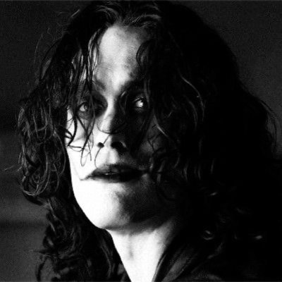 CauaBrandao4's profile picture. "Mother is the name for God in the lips and hearts of little children"

Arctic Monkeys vai voltar algum dia 

💍