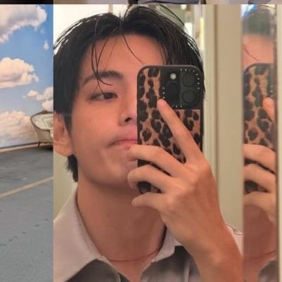 BTSmy_universe's profile picture. ARMY💜BTS 
*✩ *‧͙˚ ☆.*｡･✫*.

Kim Taehyung is my everything , BTS is my Universe , infp-t
🎨💃☕
 🎶❤ 
(Fan Account of BTS )