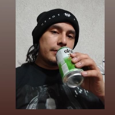 skolnoez's profile picture. Why be king when you could be god