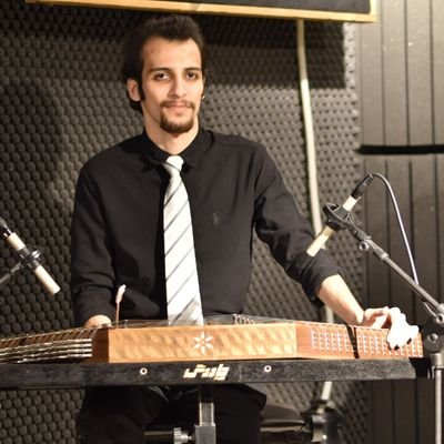 Rezanikpour_'s profile picture. به دنیا بس همین یک افتخارم
که یک ایرانی والاتبارم