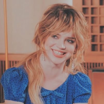 Lukszi_'s profile picture. 20 | Born to Die | Fire walk with me | Licorice Pizza truther | Lesz még Magyar Köztársaság | bölcsész | Trans rights are Human rights. 
priv: @telihold_dalai