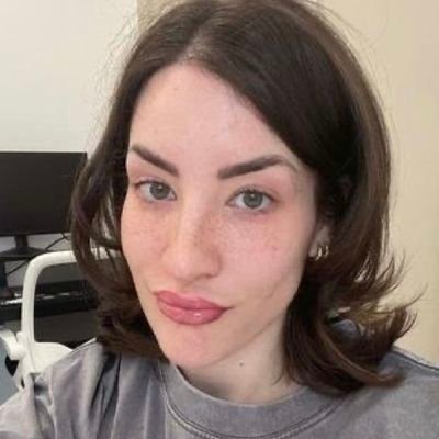 LindaGlori61009's profile picture. 