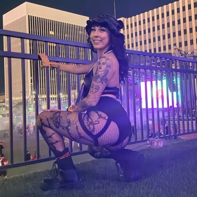 rattlessnnake's profile picture. 𝖂𝖍𝖆𝖙 𝖜𝖊 𝖙𝖍𝖎𝖓𝖐 𝖜𝖊 𝖇𝖊𝖈𝖔𝖒𝖊, 𝖜𝖍𝖆𝖙 𝖜𝖊 𝖋𝖊𝖊𝖑 𝖜𝖊 𝖆𝖙𝖙𝖗𝖆𝖈𝖙 , 𝖜𝖍𝖆𝖙 𝖜𝖊 𝖎𝖒𝖆𝖌𝖎𝖓𝖊 𝖜𝖊 𝖈𝖗𝖊𝖆𝖙𝖊. 🏳️‍🌈 ♒️♉️♍️🪬