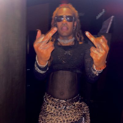 SexiestAirSign's profile picture. ❀  Sexiest Aquarius Alive