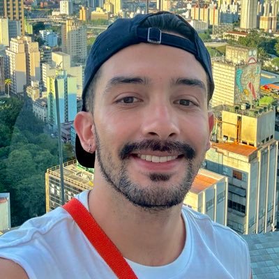 Santisf97's profile picture. Drag Race fan 👠 | Product Tech Enthusiast 💻 | Marketing