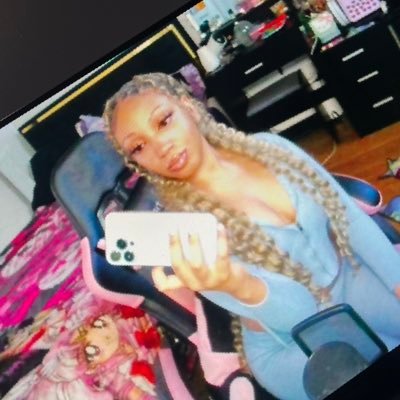 JASMYNMILAN's profile picture. I dont do much