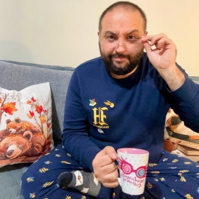 LuigiIannax's profile picture. Napoli 🍕☀️🌋 (It)🇮🇹 Infermiere 💉🏨 Studio Vet 🩺🐾 Corvonero 🦅💙 INTP-t 💭📘 Leggo📚