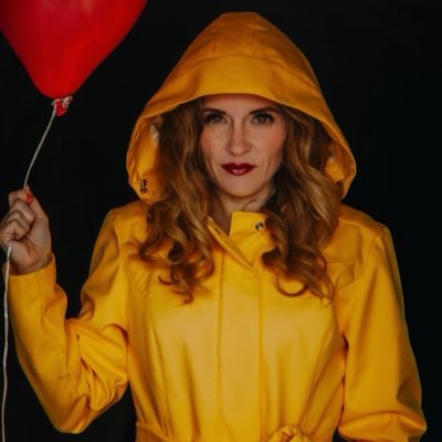 ReMiFaSoLarissa's profile picture. 🎙Entertainment @lifeofthepartydj 🎬Stage Mngr NYComicon/Star Wars Celebration/MTG @theshowbeforetheshow 🎤Host/DJ w/Disney @elitebeatsorlando 🐱 Cat Mom