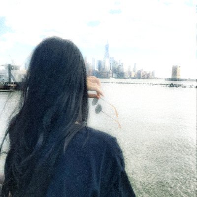 Venesary's profile picture.