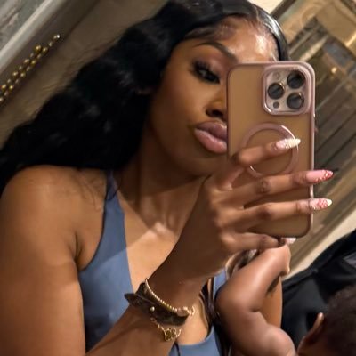 TrvllestBitxhh's profile picture. 