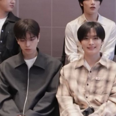 elifkarakyrt's profile picture. my root came 2008 i love p1h & skz  2min biased