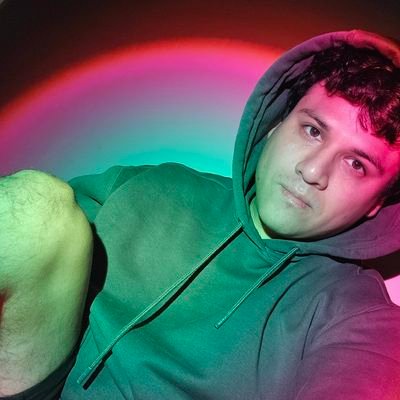 alvaroclarosc's profile picture. Memitos, videojuegos y fotos de Mayita.