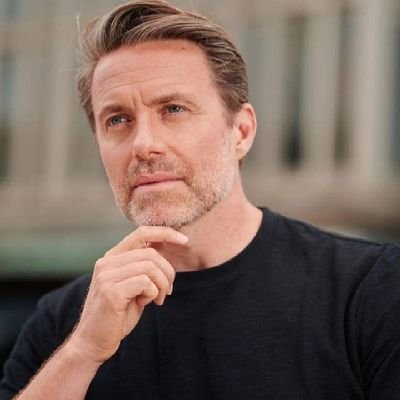 Emmanuelle29966's profile picture. homme 
d'affaires