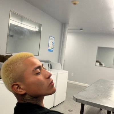 1000ways2die_'s profile picture. 