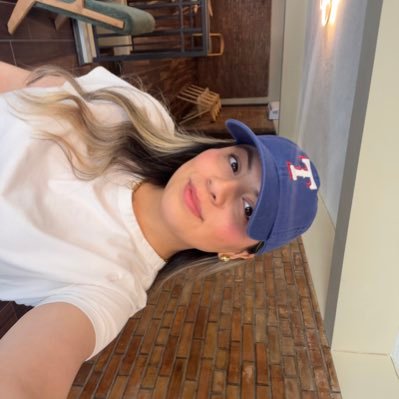 rmclarissaa's profile picture. tpwk | 11 16