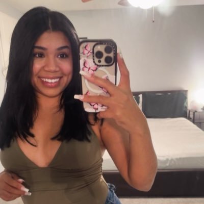 RLbriela's profile picture. 🦋