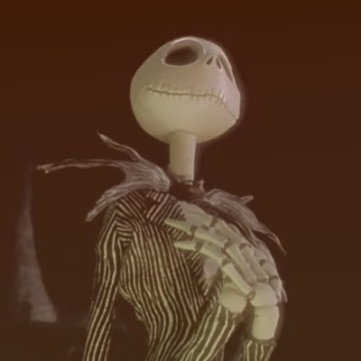 fadetoblack2700's profile picture. ur local dyke princess • 9teen • he/she/they • @firehoes118 💚💜