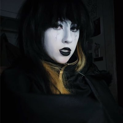 cheekyauras's profile picture. 𑣲 20 𑣲 FL 𑣲 bpd freak 𑣲 i love my boyfriend and i also love bakudeku