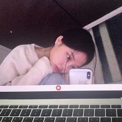 seszali's profile picture. 